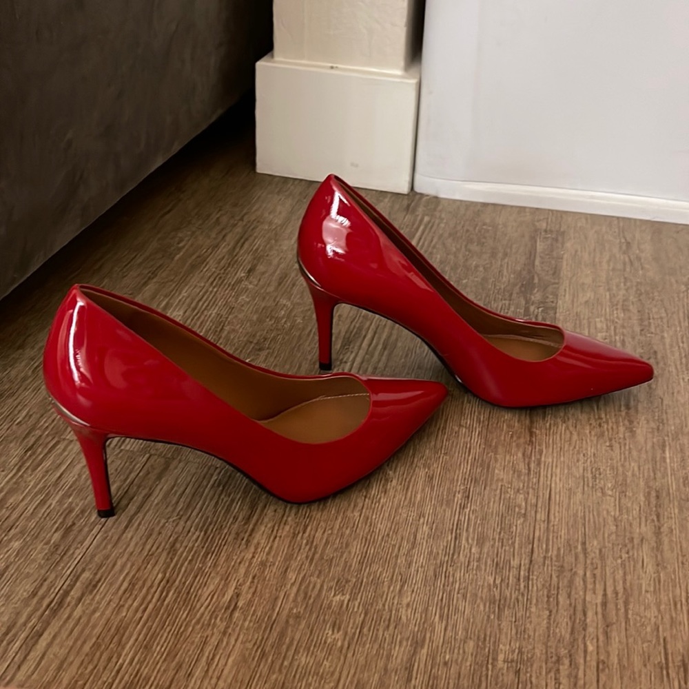 Calvin Klein kitten heels pointy toe RED